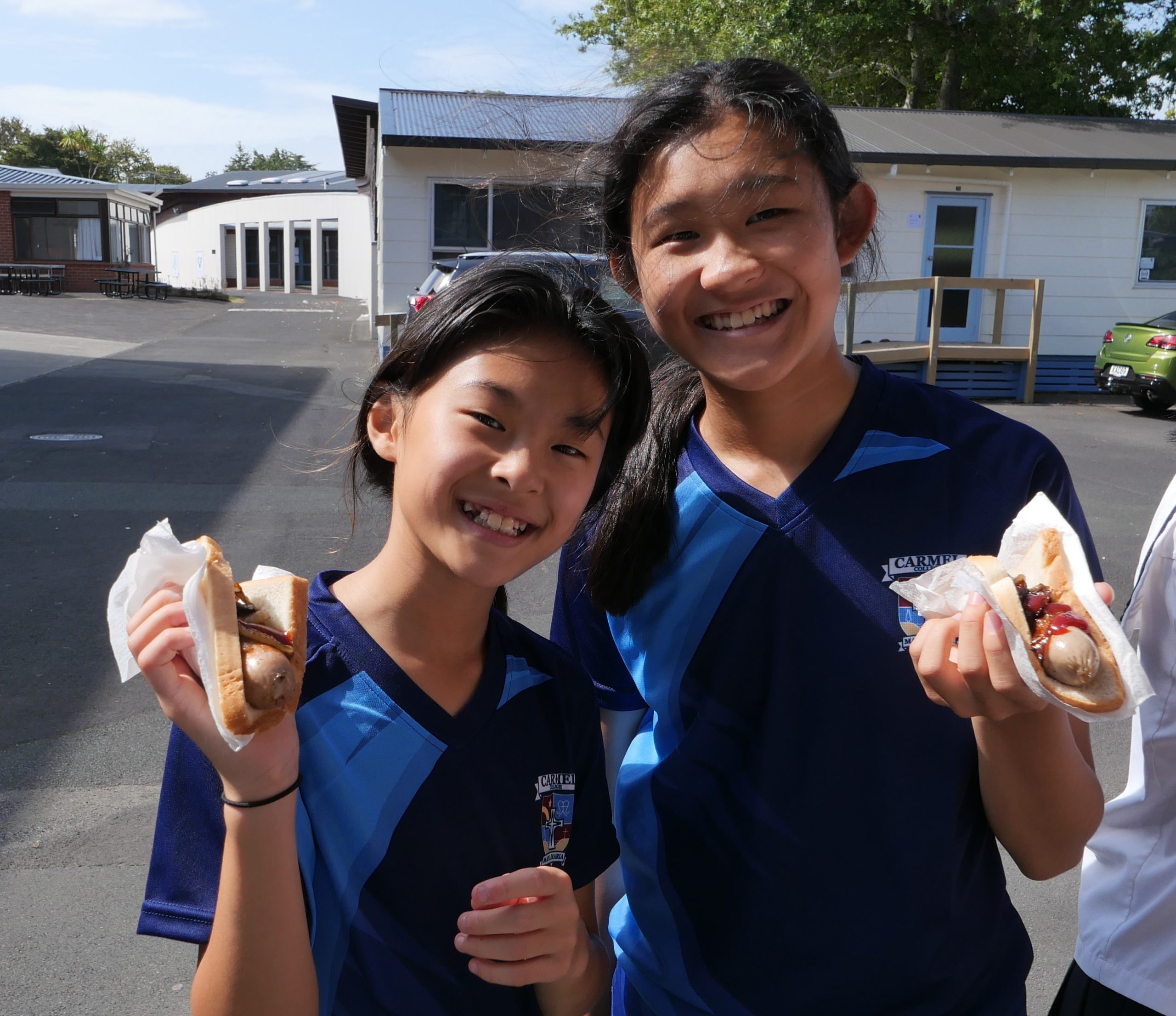 Read more about the article Kiwi Sisters Sausages & Sport!